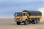 Dakar 1980 Man 6x6 roulant dans le désert