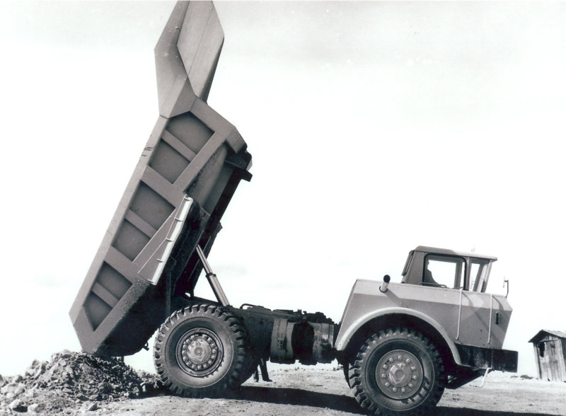 DUMPER BERLIET: LA GAMMA DEI MOSTRI! Berliet-dumper-T25-mines-Bessines-1960